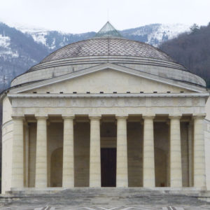 Facade_of_Tempio_Canoviano_-_Possagno_-_Province_of_Treviso,_Veneto,_Italy_-_28_Dec._2014